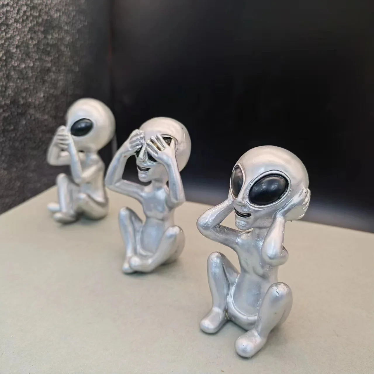 J.Y.R® Three Wise Aliens Resin Craft Ornaments